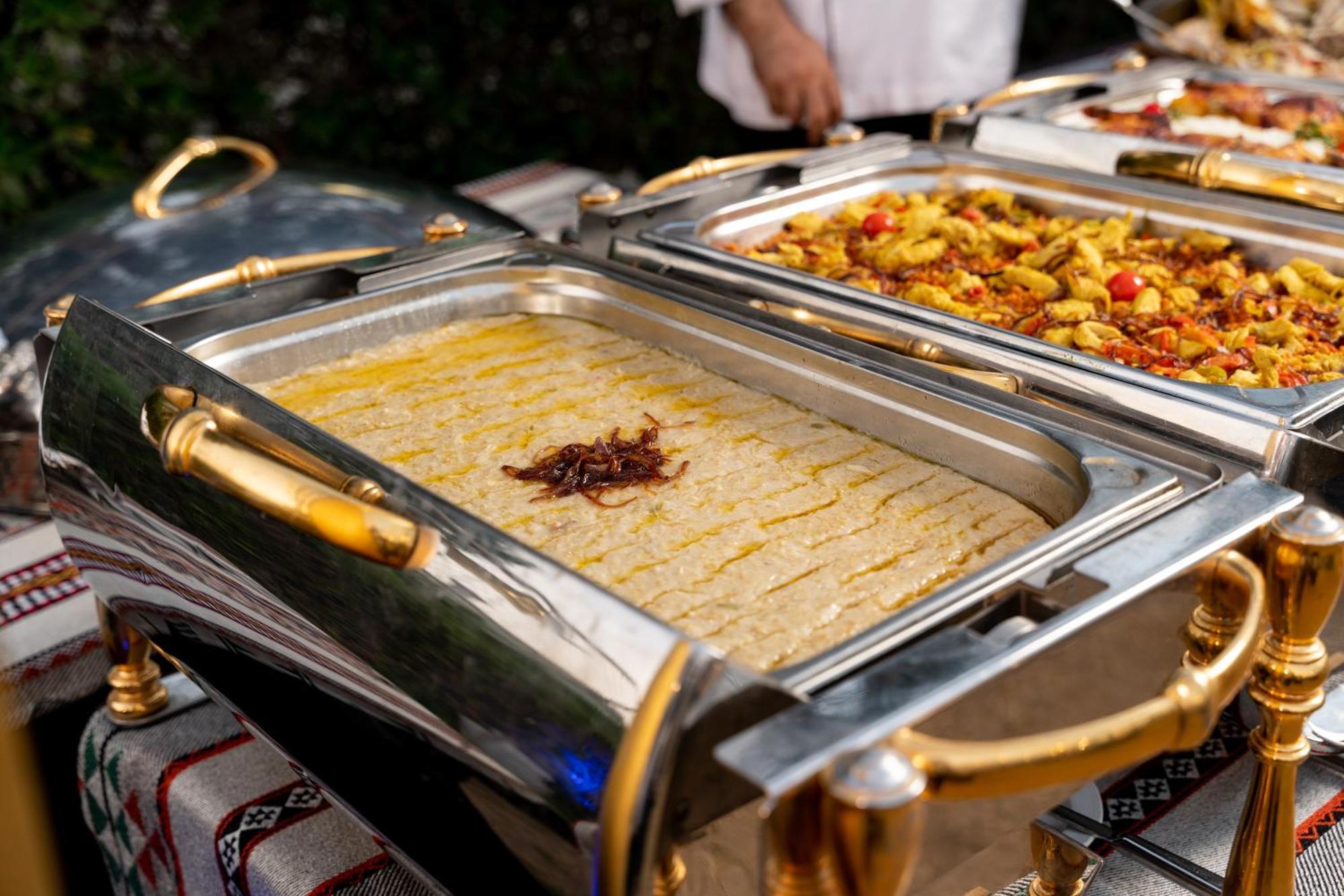 Sheraton Dammam Hotel & Convention Centre Extérieur photo Hummus