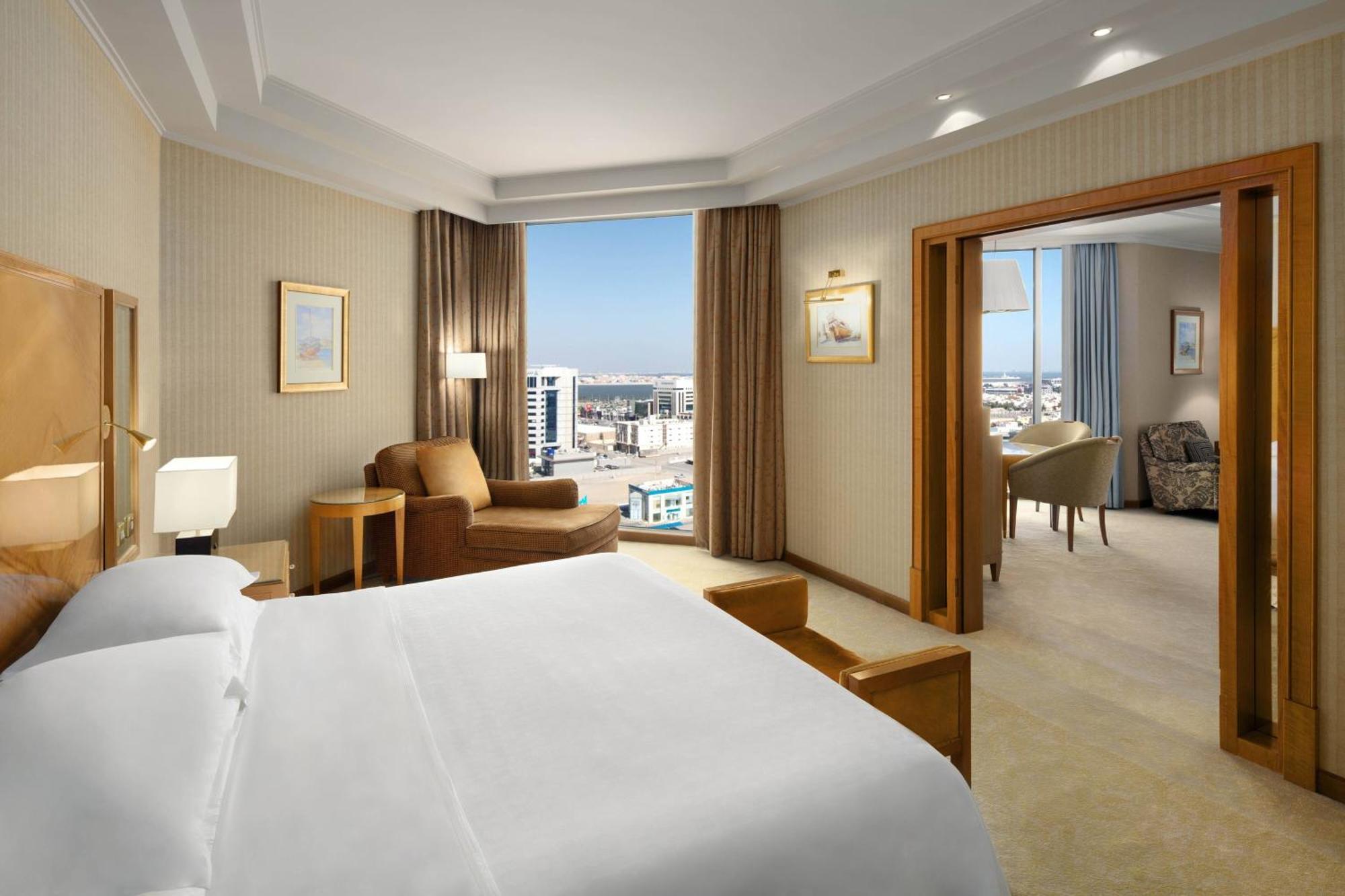 Sheraton Dammam Hotel & Convention Centre Extérieur photo Suite