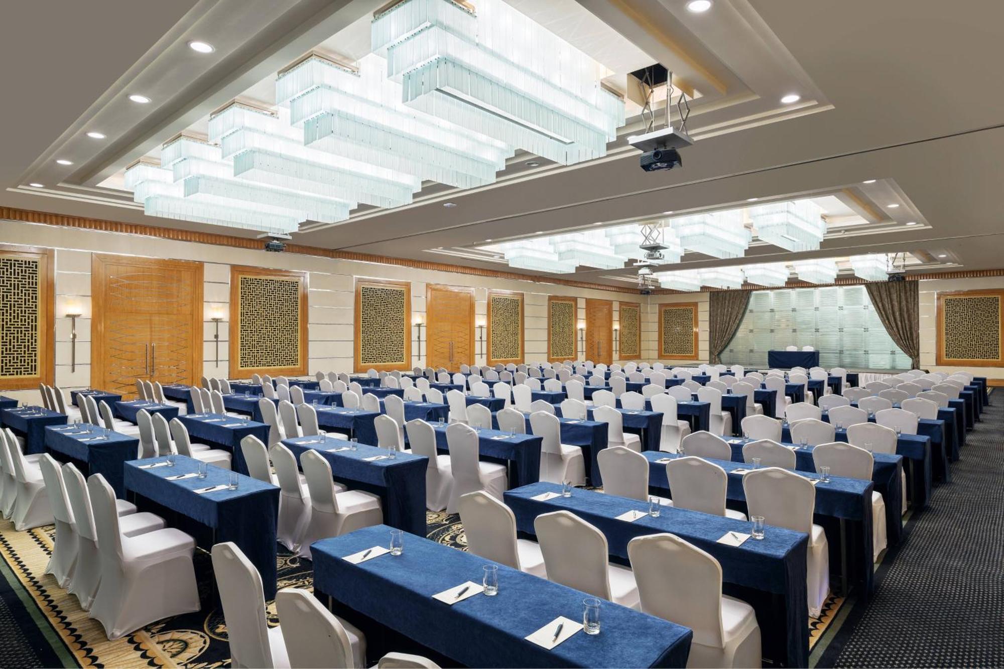Sheraton Dammam Hotel & Convention Centre Extérieur photo The Grand Ballroom