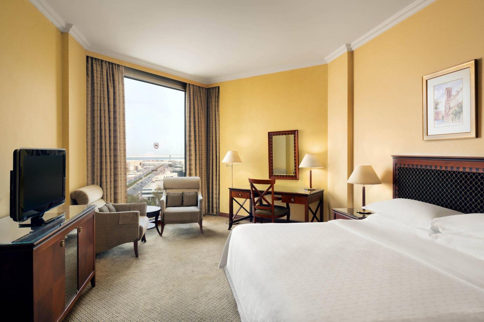Sheraton Dammam Hotel & Convention Centre Extérieur photo A guest room at the Hilton Athens