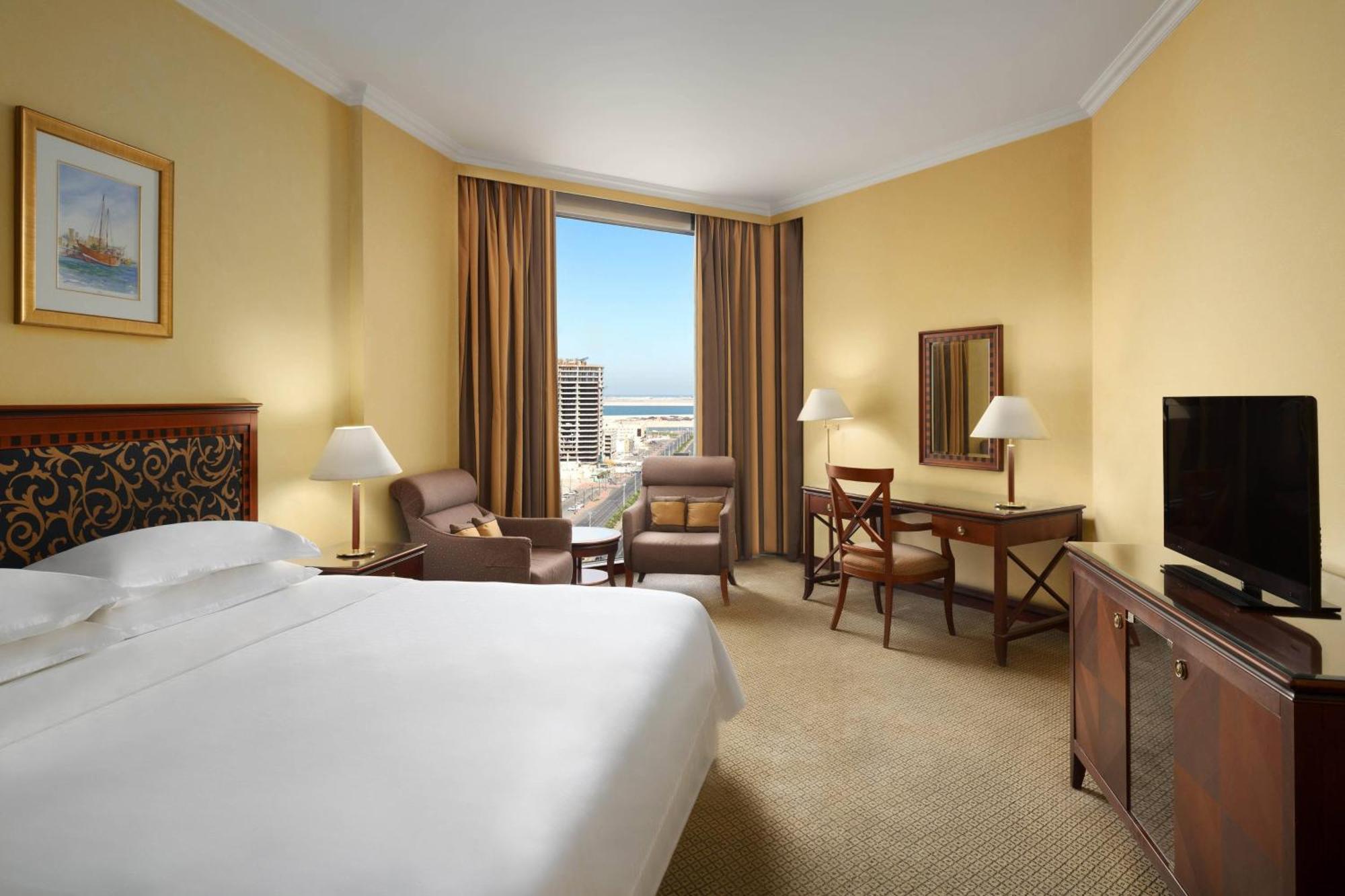 Sheraton Dammam Hotel & Convention Centre Extérieur photo A guest room at the Hilton Alexandria
