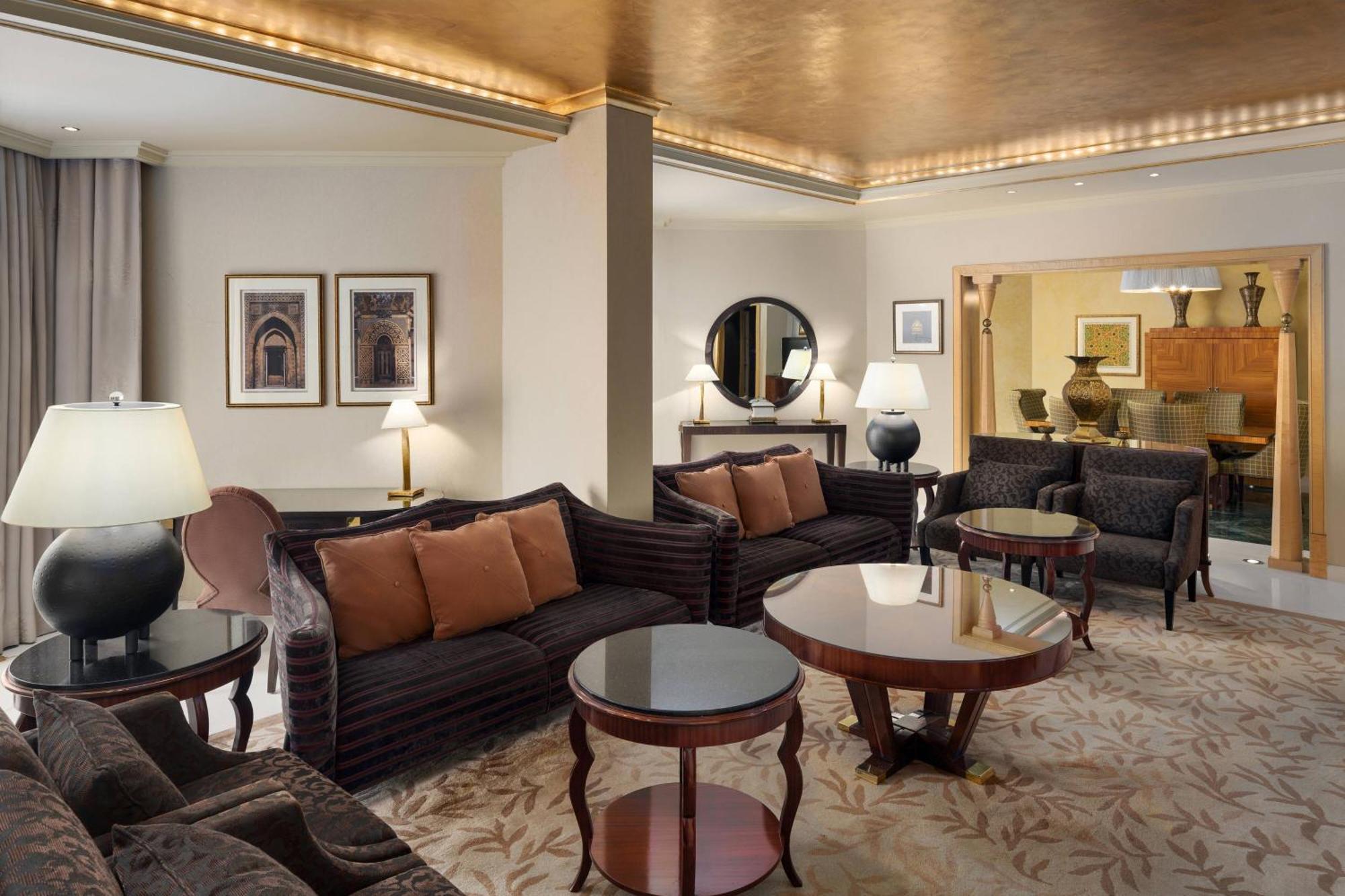 Sheraton Dammam Hotel & Convention Centre Extérieur photo The Drawing Room