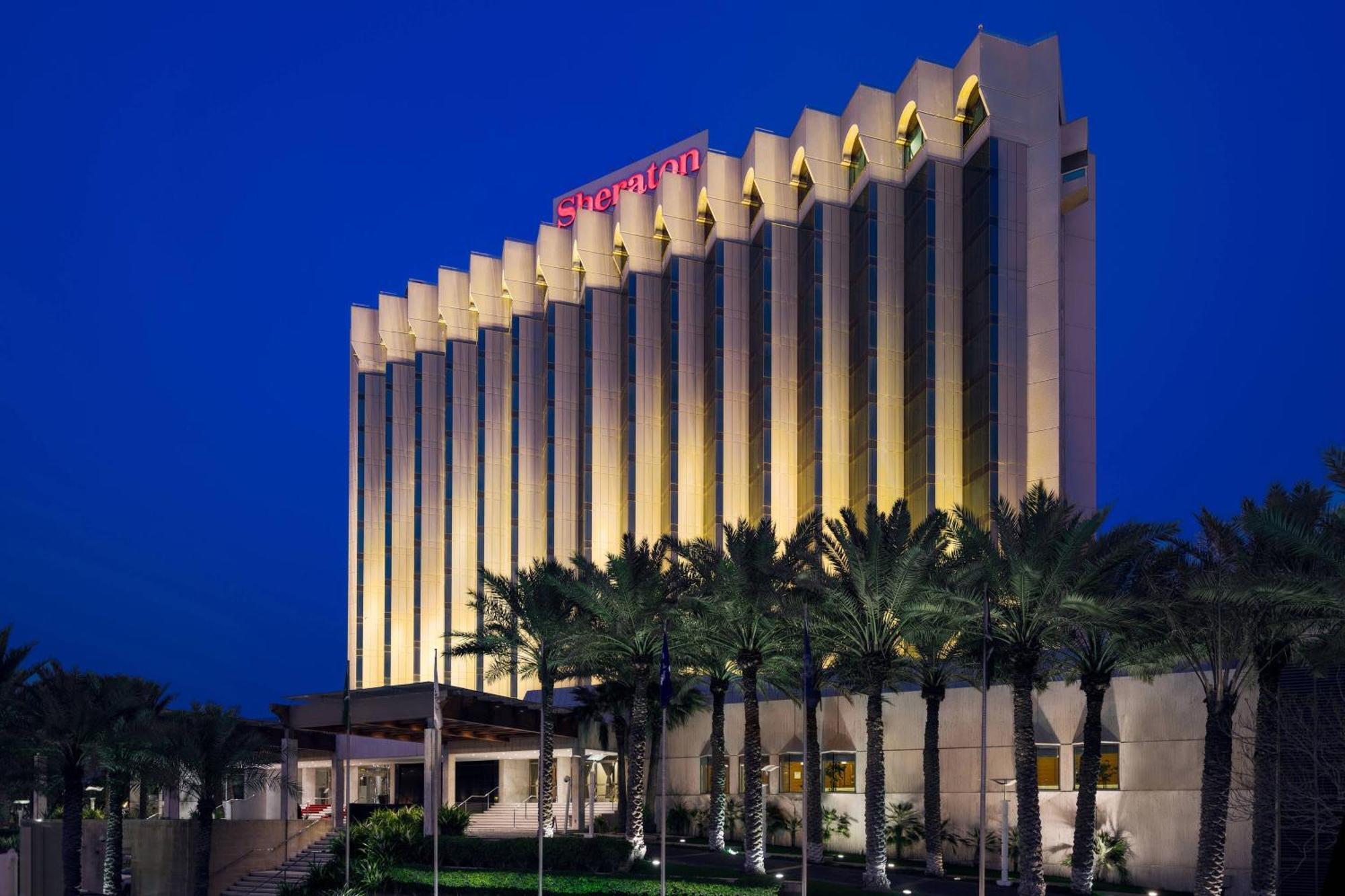 Sheraton Dammam Hotel & Convention Centre Extérieur photo The Sheraton Riyadh Hotel and Towers