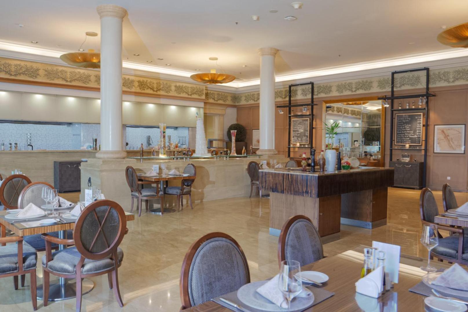 Sheraton Dammam Hotel & Convention Centre Extérieur photo