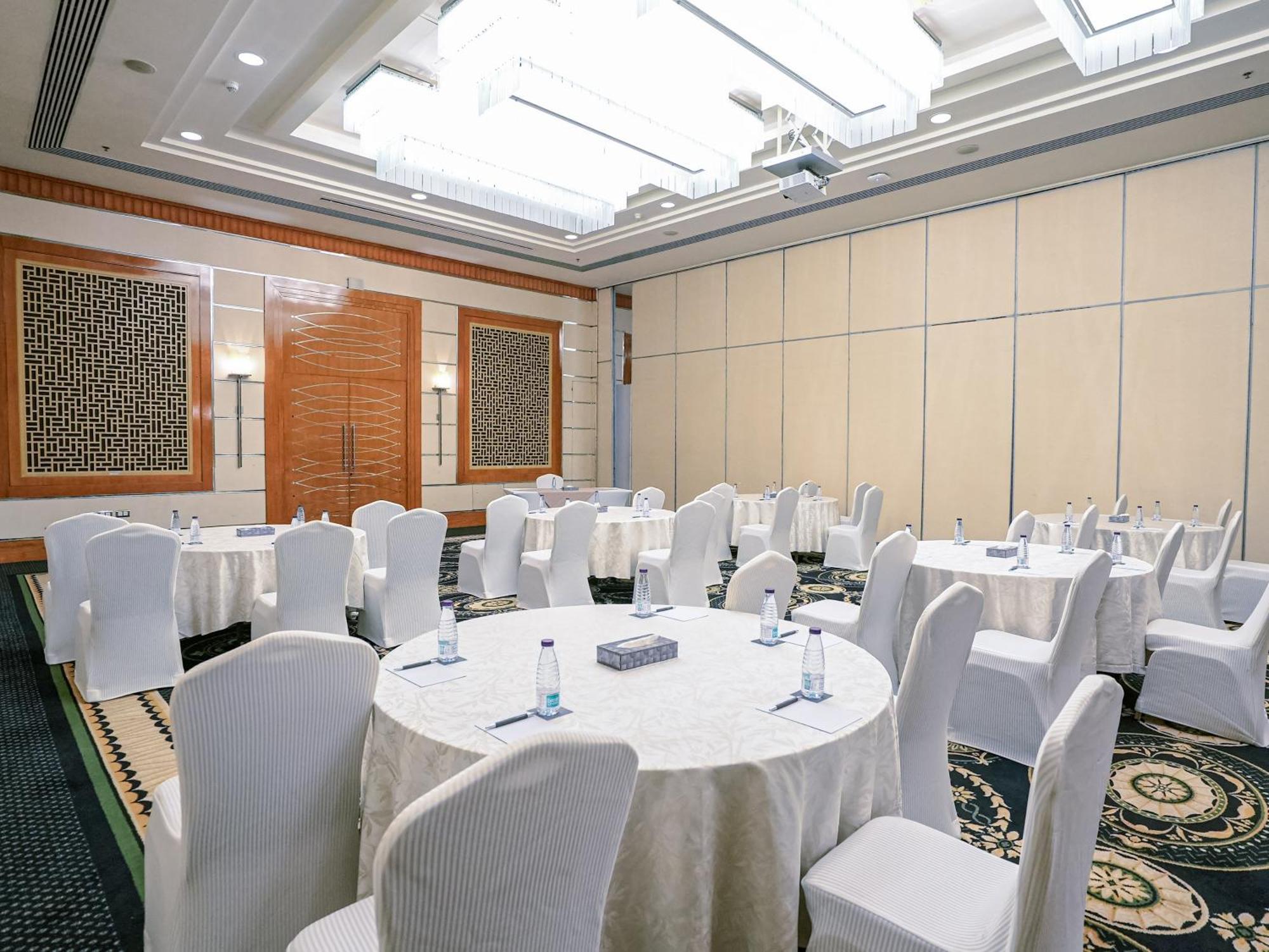 Sheraton Dammam Hotel & Convention Centre Extérieur photo